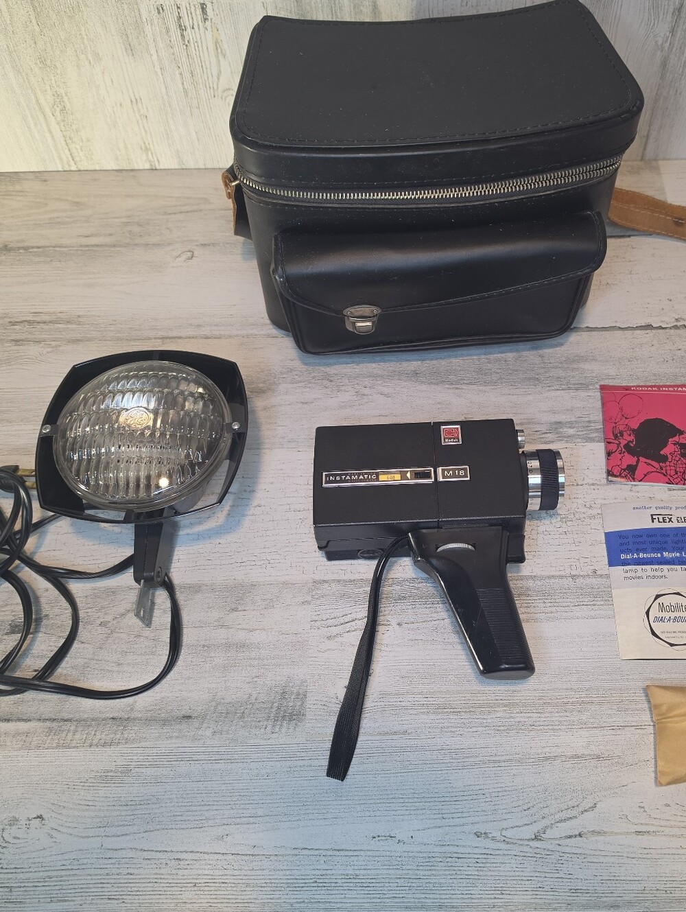 Vintage Kodak Instamatic M18 Super 8 Movie Camera E40 Case Mobilite Light Manual